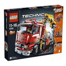 8258 TECHNIC Crane Truck